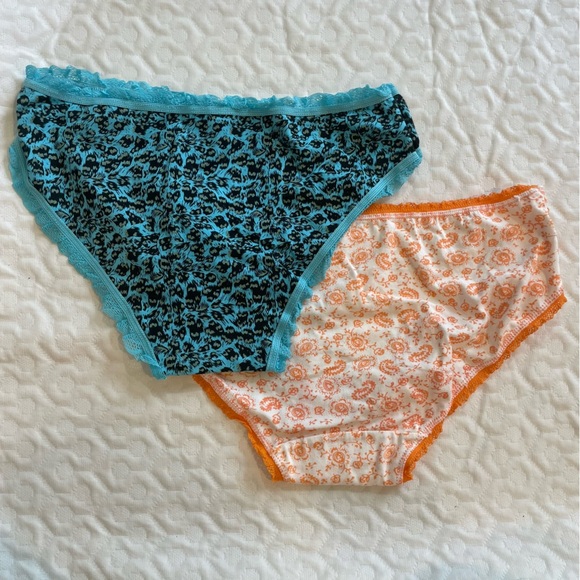 (2) NWT Pairs of Adult Women’s Underwear Panties Animal Print Lace Large - Picture 3 of 6
